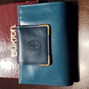NWT Buxton small wallet